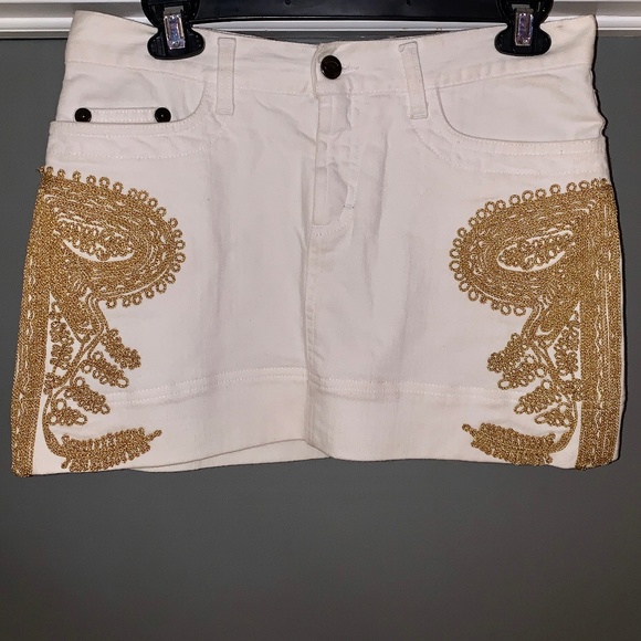 Just Cavalli Dresses & Skirts - Just Cavalli Roberto Cavalli Embroidered Jean Skirt Small